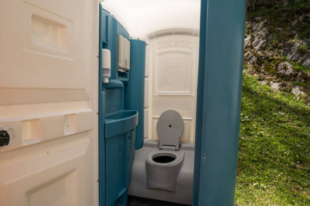 Best Portable restroom trailer rental  in Cedar Falls, IA